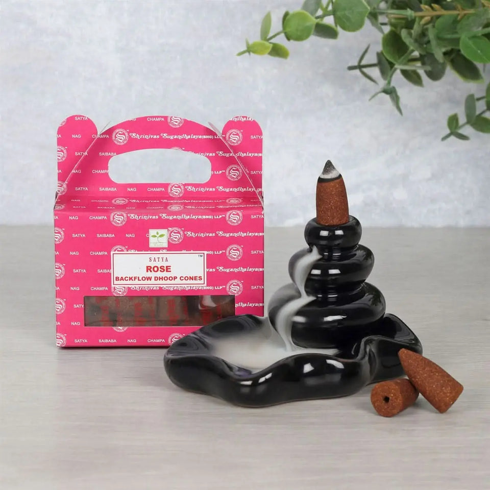 Conos de Incienso Reflujo ‘Rosas’ de Satya: Aroma Duradero y Relajación Profunda - Esotergia Tienda