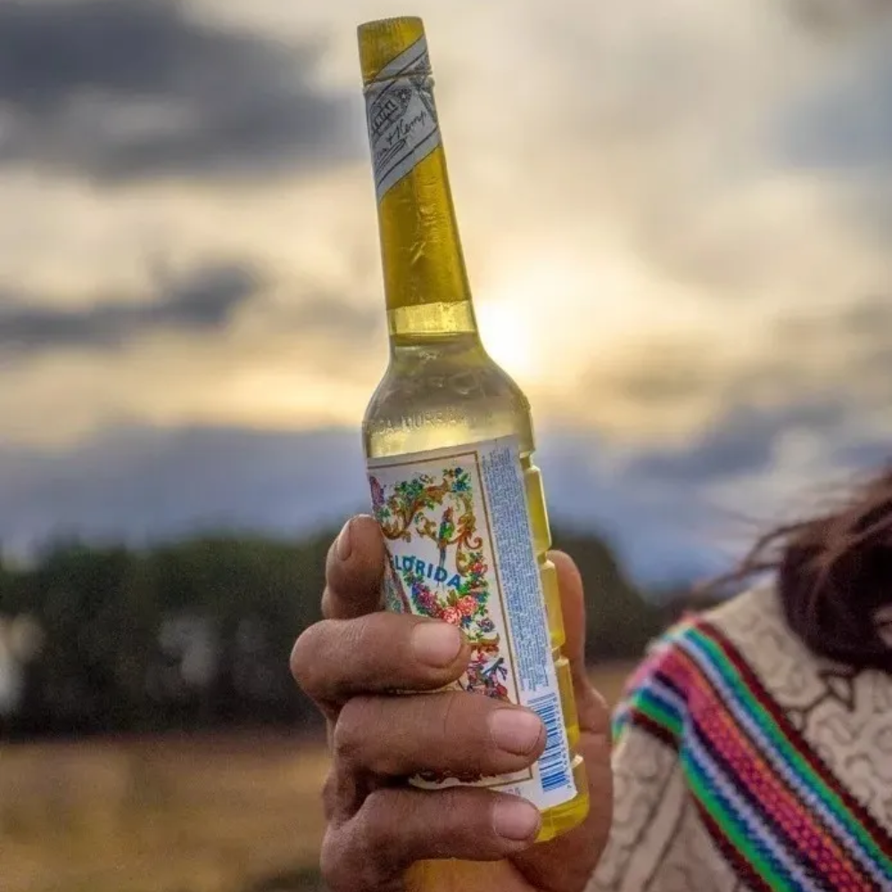 Agua Florida: Usos, Beneficios y Rituales de este Poderoso Elemento Espiritual