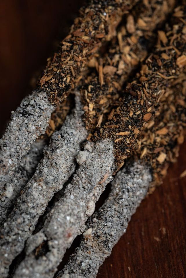Incienso Natural Yagra y Palo Santo - Sagrada Madre | Prosperidad y Limpieza Energética Esotergia