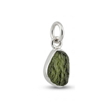 Colgante de Moldavita Auténtica en Plata (1cm) | Piedra de Transformación y Alta Vibración