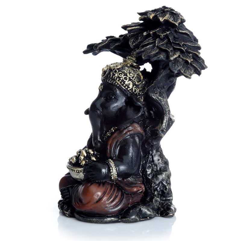 Figura Ganesh Negro y Dorado Sentado Bajo el Árbol - Serenidad y Sabiduría