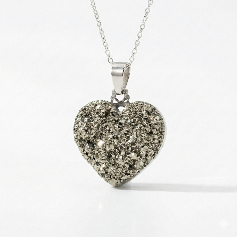 Colgante Corazón de Pirita: Tu Amuleto de Prosperidad Esotergia