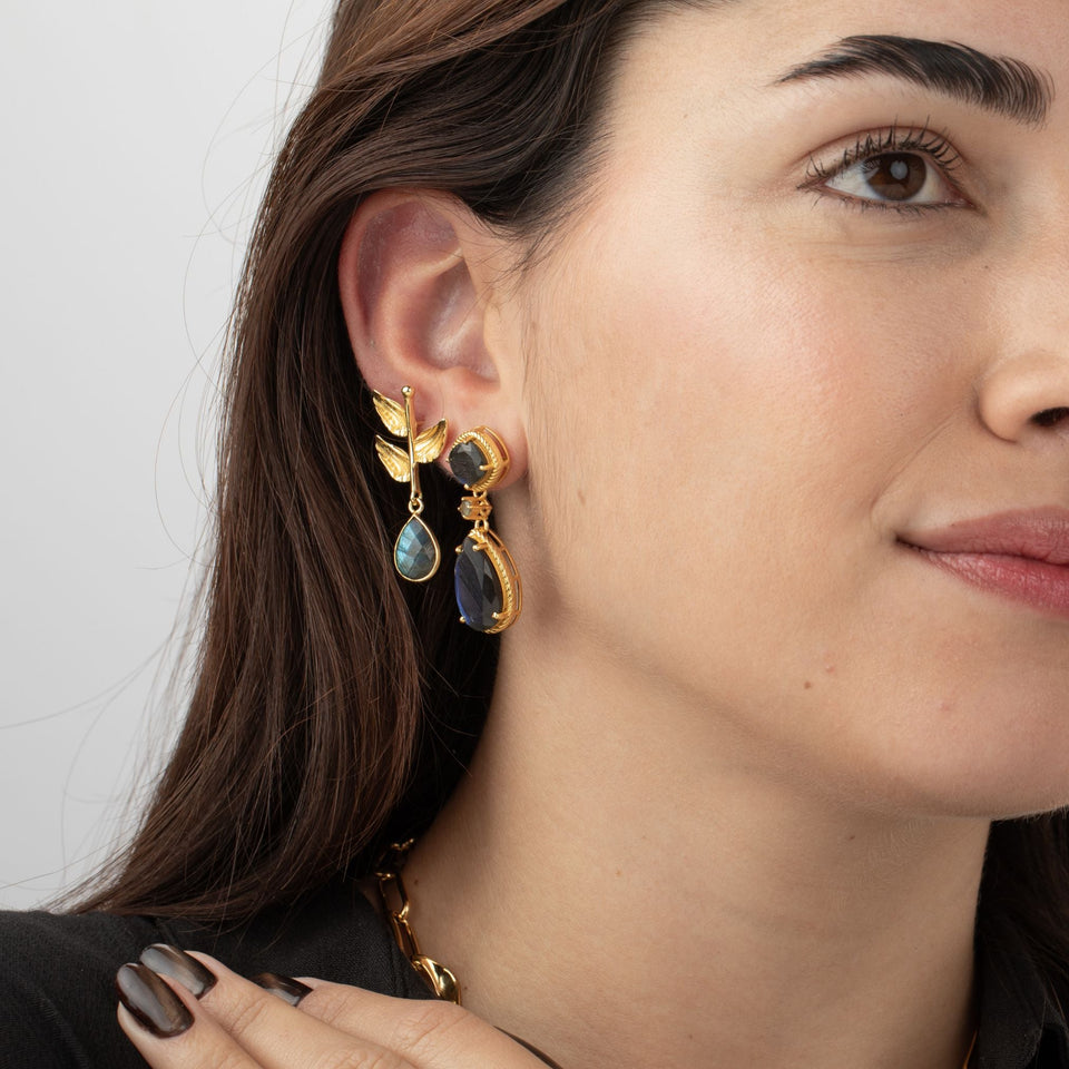 Pendientes "Brote Místico" Flor y Hojas con Baño de Oro | Labradorita, Renacer y Protección Esotergia