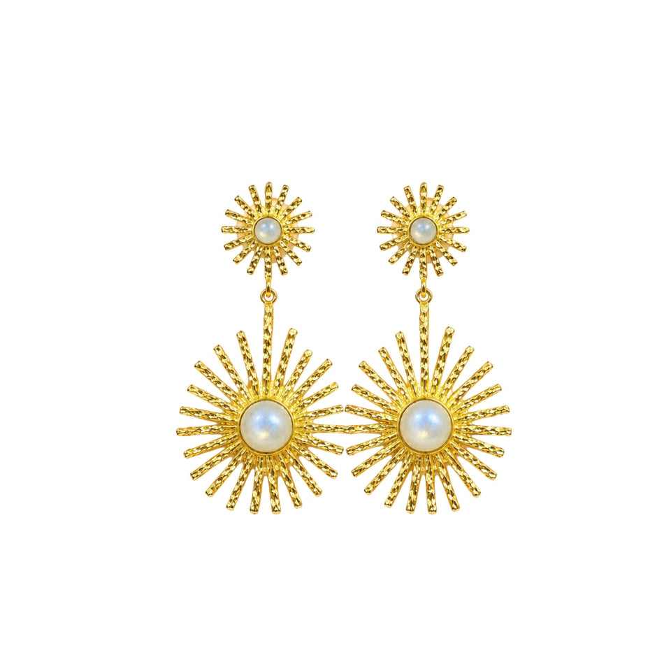 Pendientes "Unión Celestial" Sol y Piedra Luna con Baño de Oro | Equilibrio, Vitalidad e Intuición Esotergia