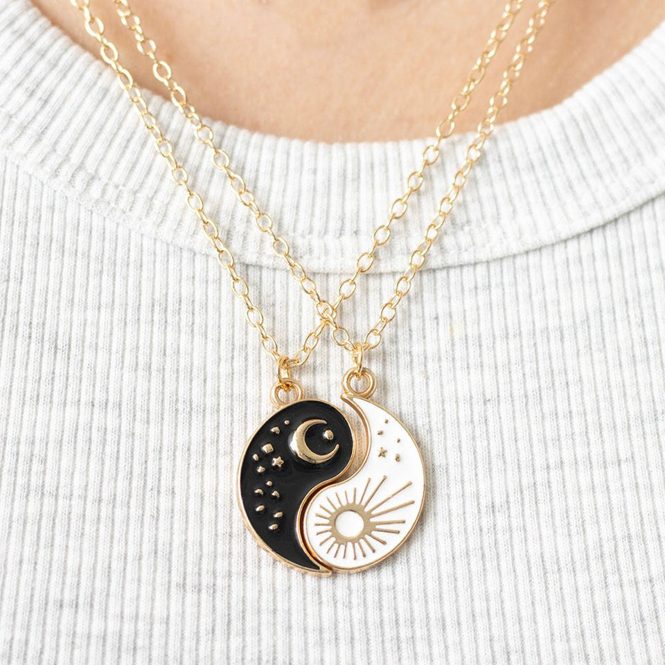 Collar Yin Yang Amistad: Equilibrio, Unión de Opuestos y Sol y Luna Esotergia