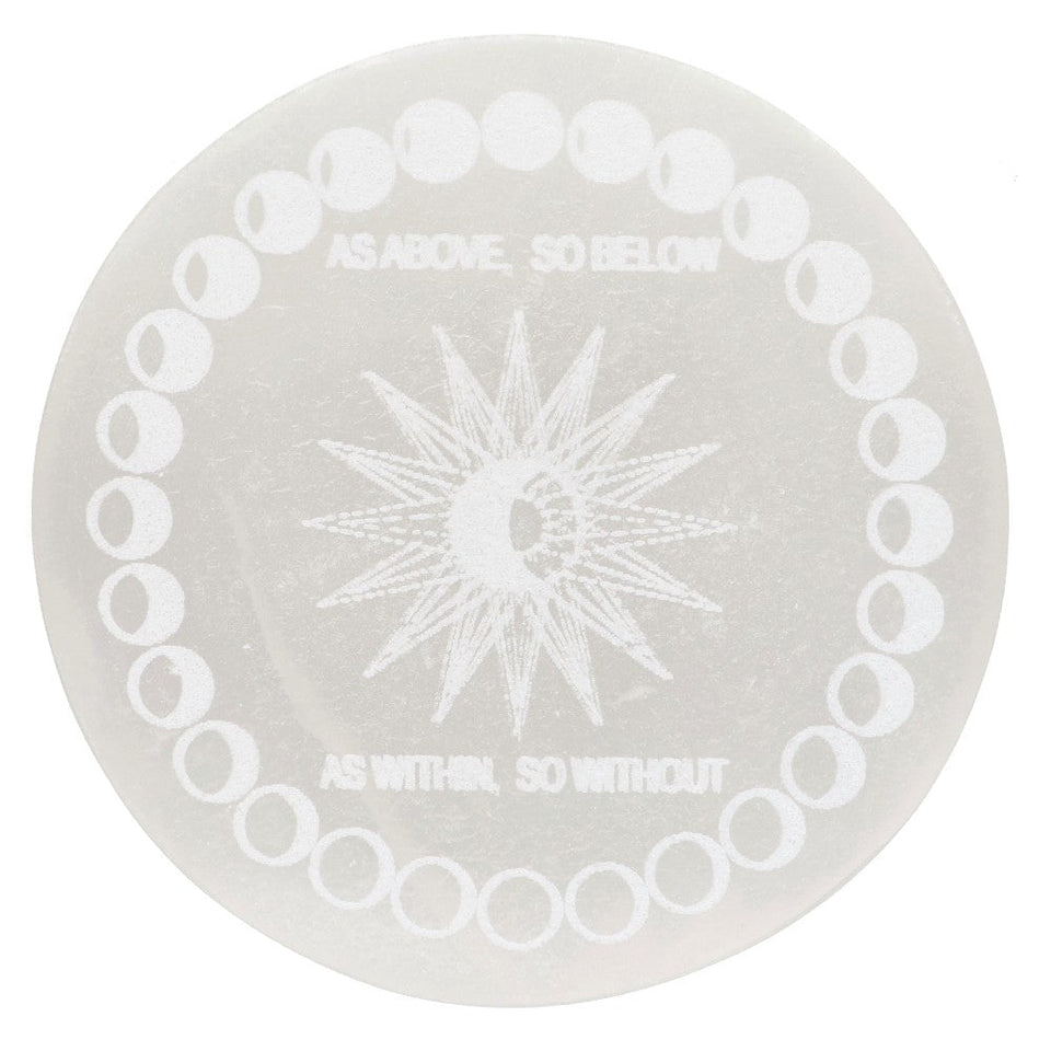 Placa Circular de Selenita Grabada Fases Lunares | Base de Carga (10 cm) Esotergia
